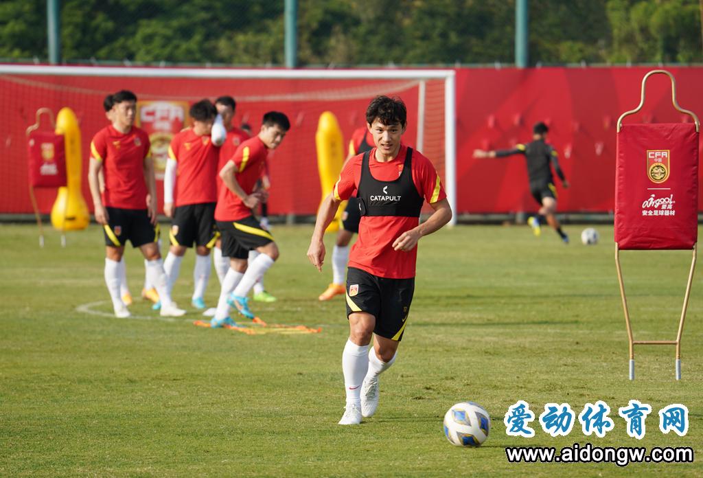 李霄鹏国足集训最新名单,国足李霄鹏最新视频