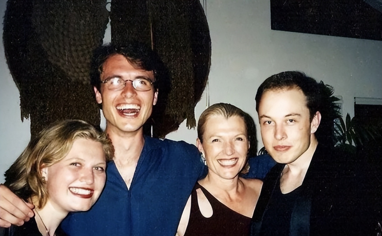 梅耶家暴,梅耶家庭背景