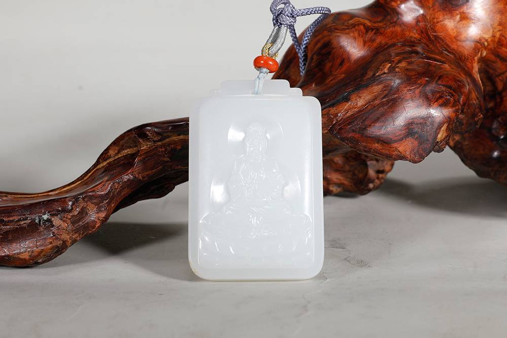 苏然玉雕的作品值得收藏么,王平和苏然哪个玉雕大师名气更大