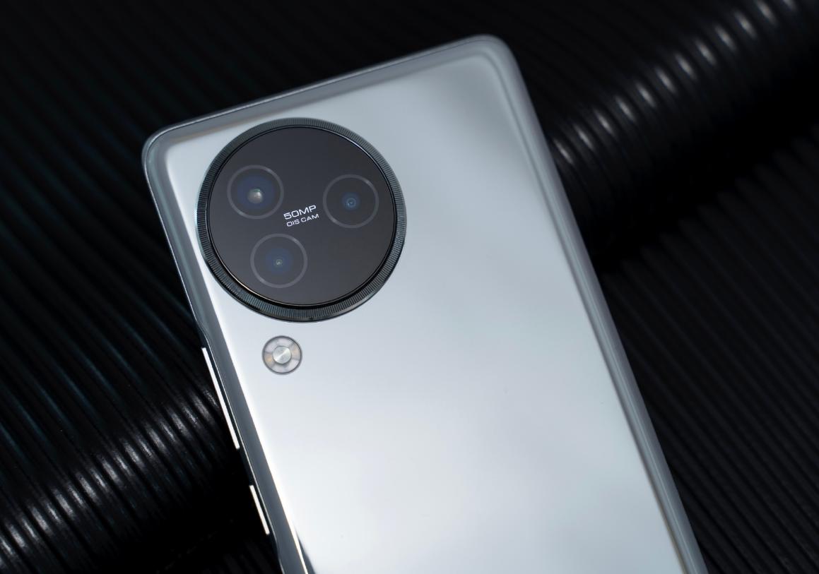 小米和ov哪个公司实力强大,千元手机到底买ov还是小米华为