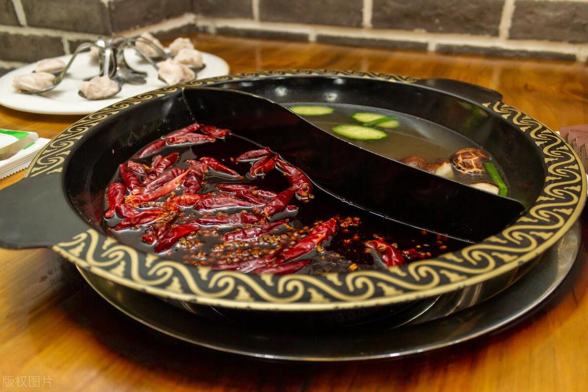 火锅锅底成本高如何盈利,不要钱的锅底