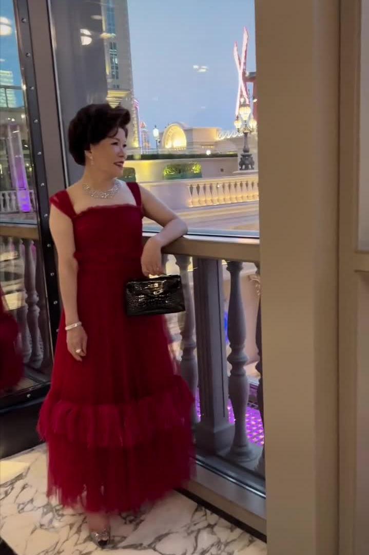 鲍鱼家姐豪宅面积,鲍鱼家姐身价上亿