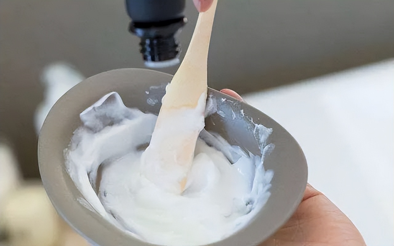 染完颜色盖不住白发是什么原因？该怎么办？教你4招解决！