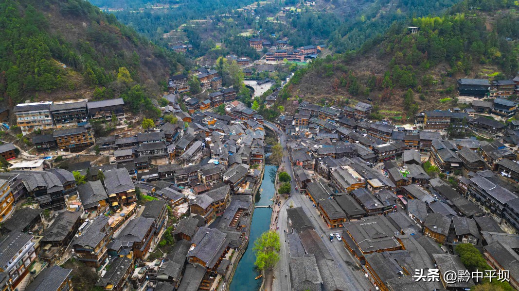 贵州凯里雷山西江千户苗寨,旅游景点贵州黔东南千户苗寨