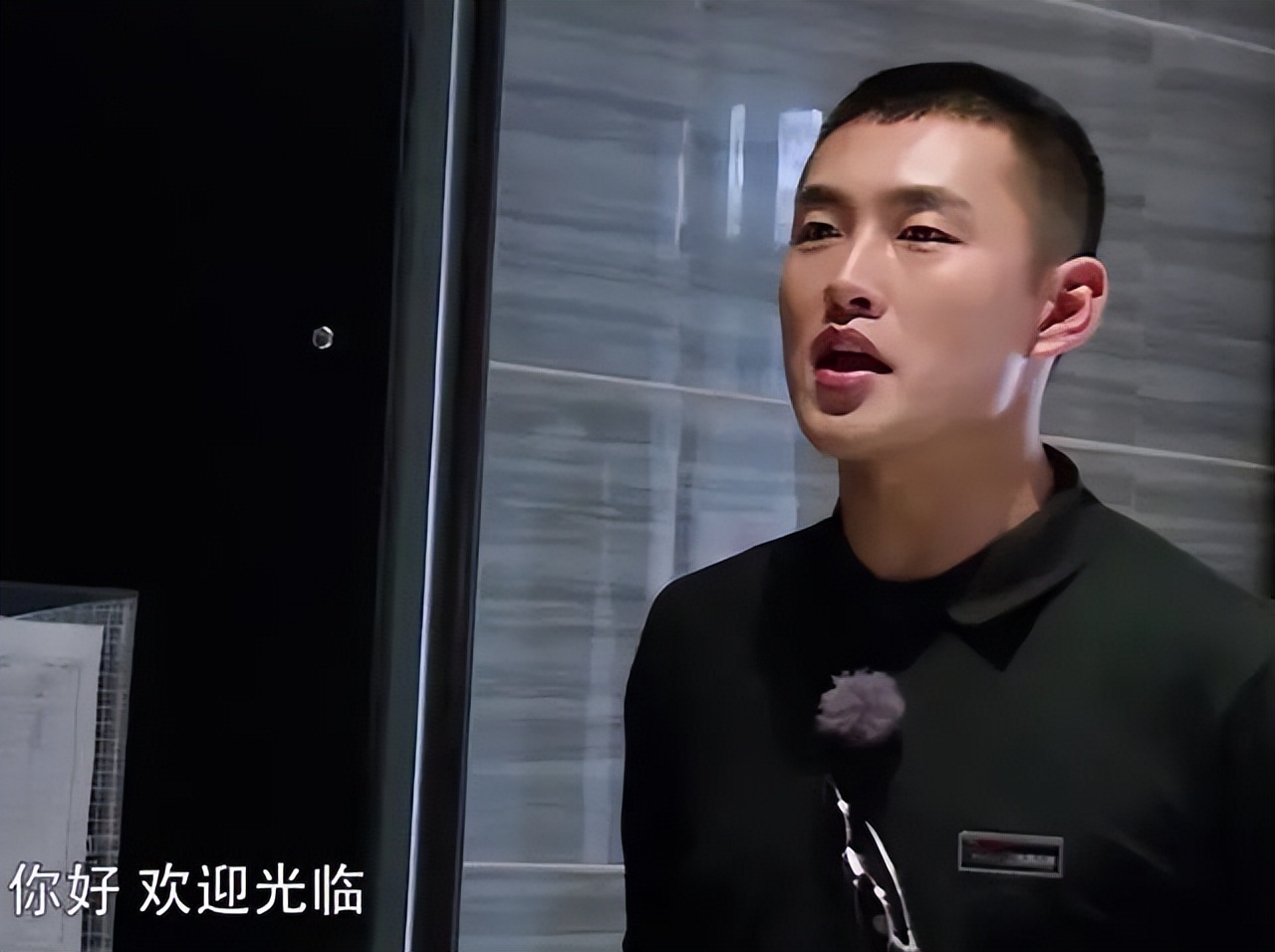 大学生扎堆打“网红暑假工”，结果发现自己的青春一小时9块