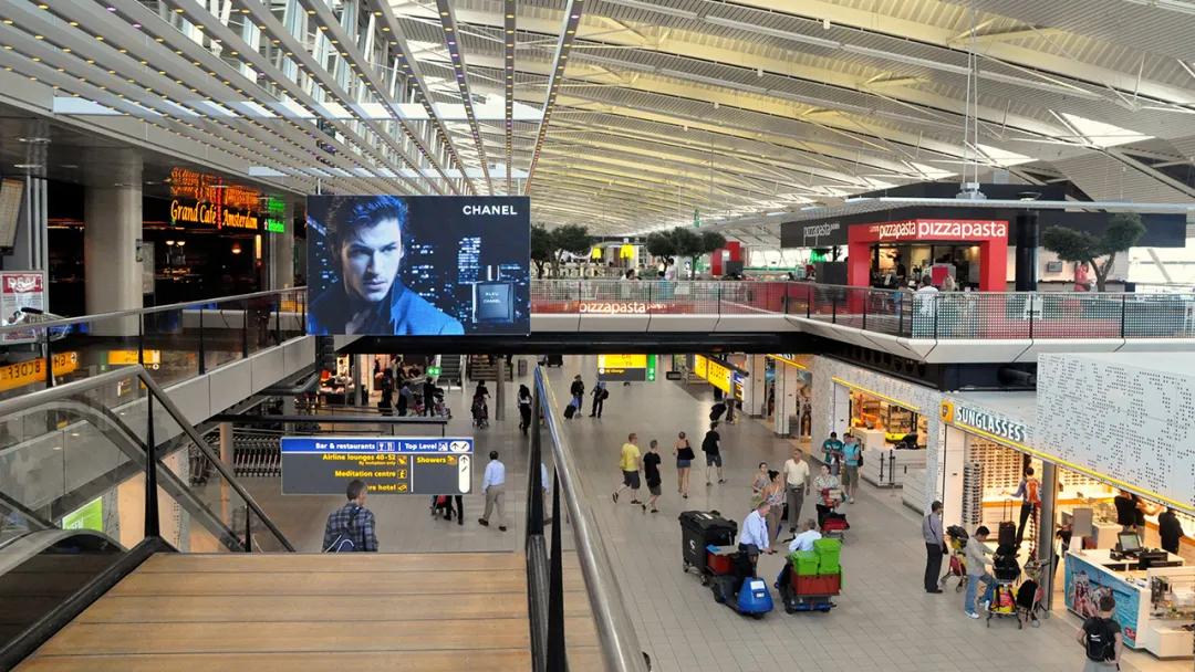 巴西飞日本在阿姆斯特丹转机体验如何？国足队员洛国富告诉你答案