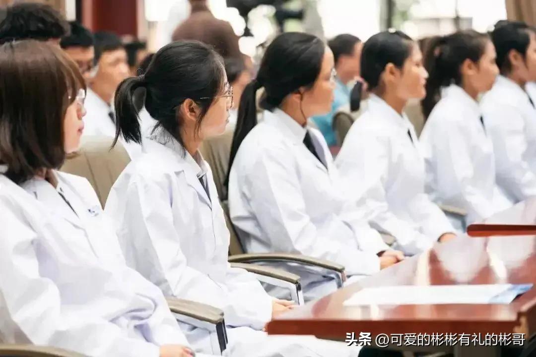 免费定向医学生有什么坑,免费医学定向生值不值得报
