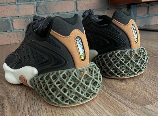 耐克阿迪最好的一款跑鞋,阿迪最高端的跑鞋是哪款