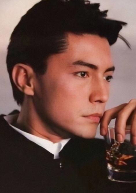 郭襄一遇杨过误终身三个版本,郭襄见杨过真实面容各版本