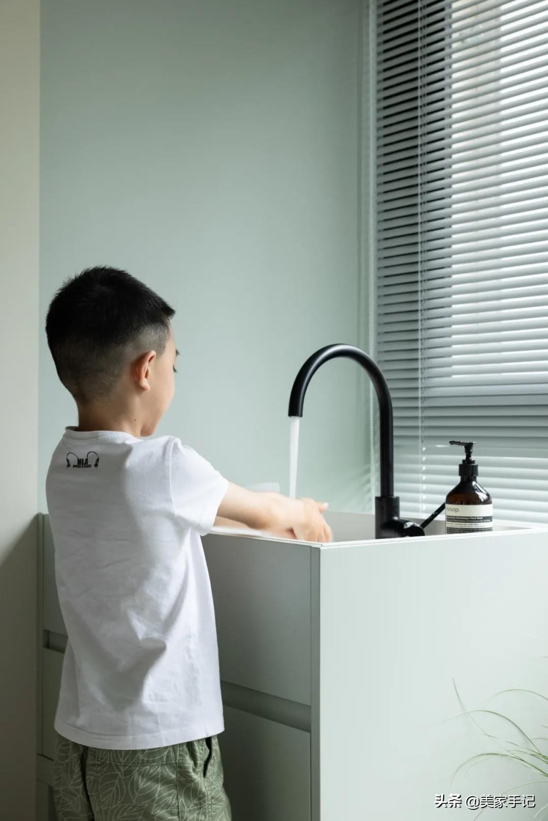 成都164㎡的小屋火了，仅凭一个玄关就圈粉无数，家居氛围太棒了