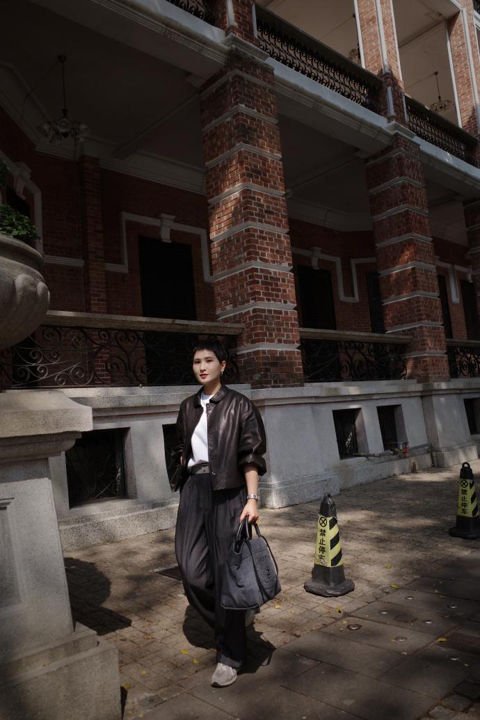 短发博主穿搭冷淡风高级女生穿搭,一个短发慵懒风穿搭博主