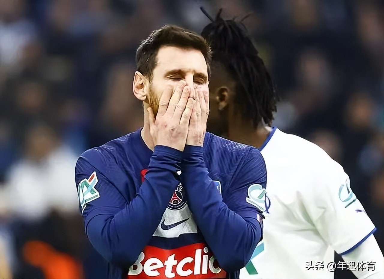 巴黎vs马赛比赛球迷冲入找梅西,法甲大巴黎大胜马赛梅西击中门柱