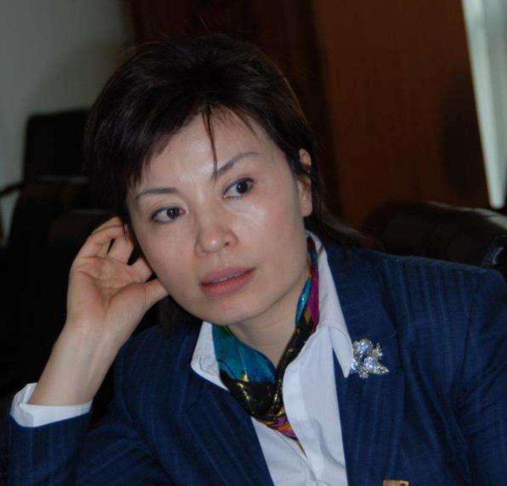 央视主持人李瑞英现在怎么样,央视新闻主播李瑞英个人简历