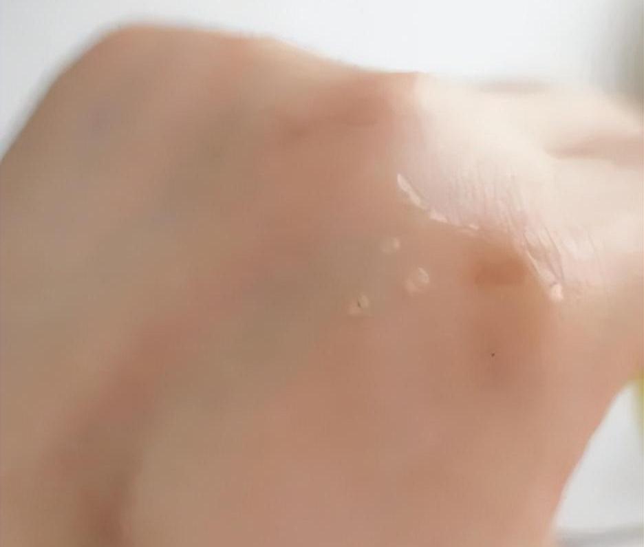 日本百元内什么牌子的眼霜好用,百元内去眼纹有效的眼霜