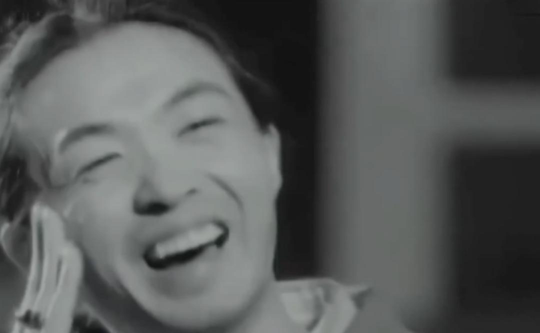 她总是喜欢对我翻白眼,她翻白眼怎么幽默回复