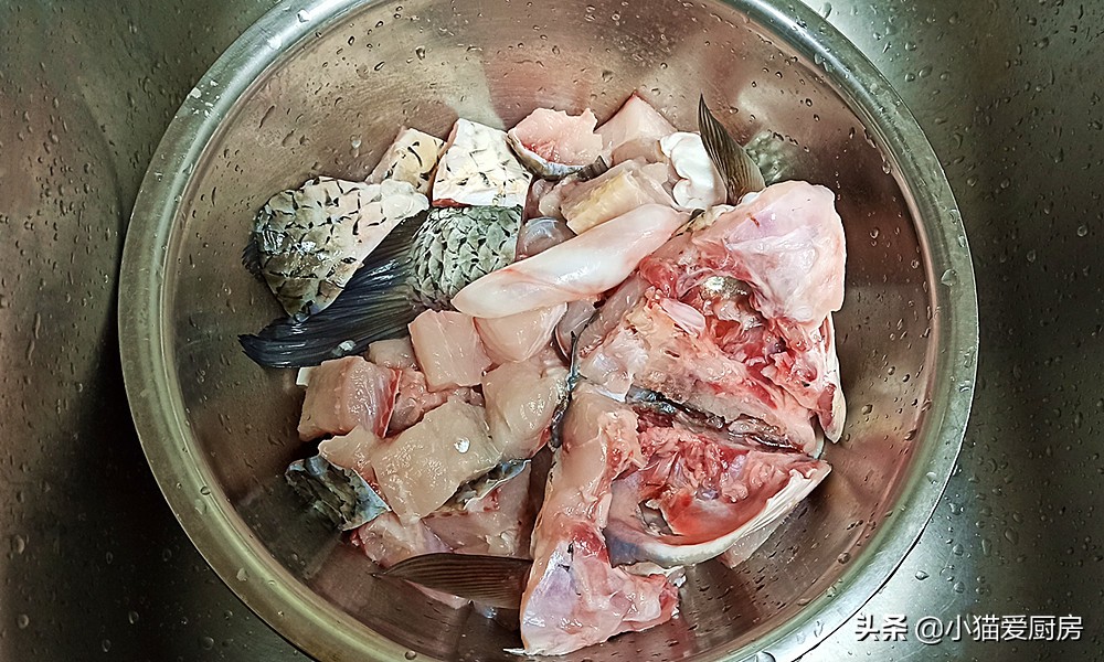 红烧草鱼最简单又好吃的做法,怎样红烧草鱼更美味