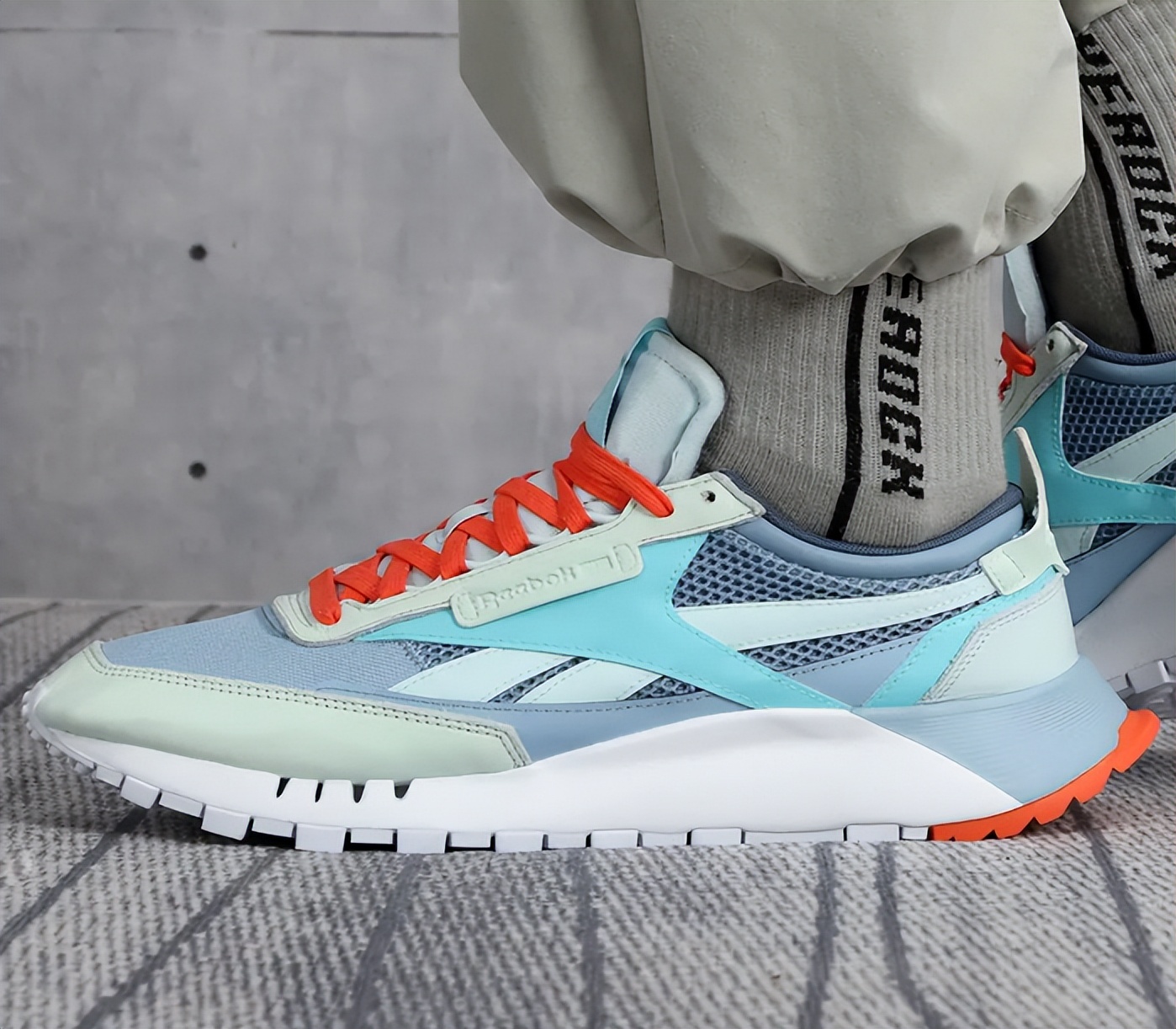 阿迪达斯称考虑出售锐步,阿迪达斯退出中国市场了吗