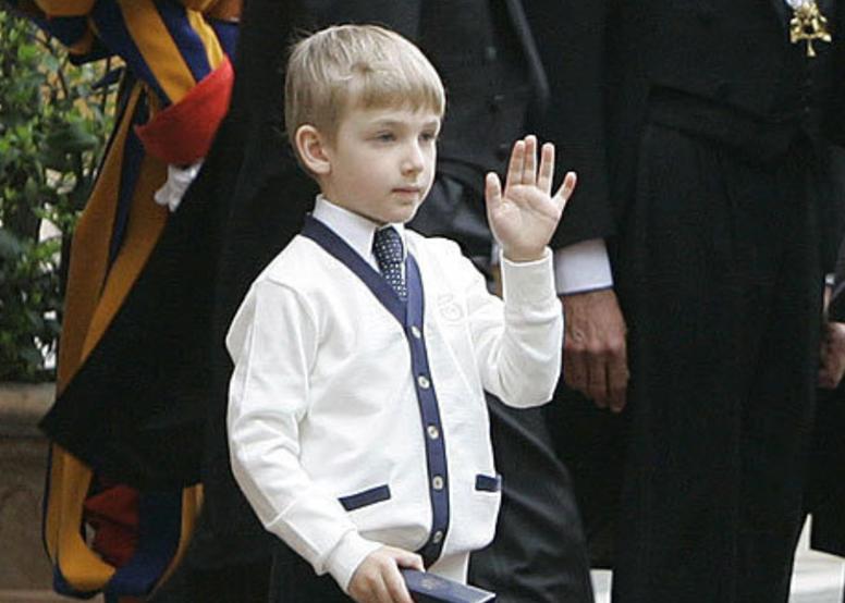 总统的糟糠之妻被分居27年，对方情人之子成第一儿子，很崇拜普京