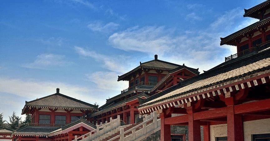 秦汉时期建筑的特点硬朗,先秦时期建筑特征及代表分析