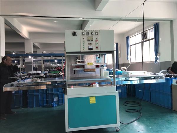 磁性自吸透明pvc软门帘安装,磁性自吸透明pvc软门帘规格