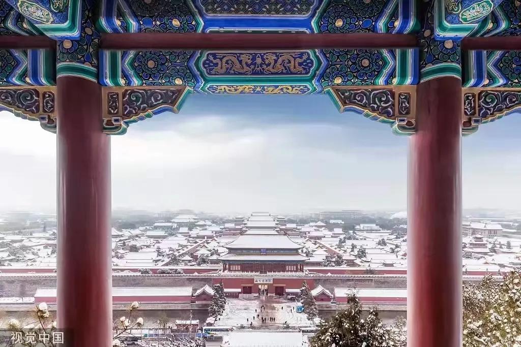 赞抗疫英雄七言律诗,赞抗疫医护诗词