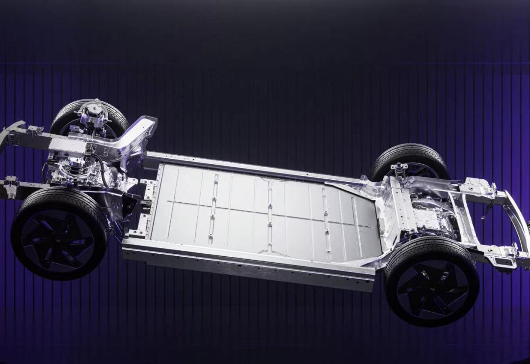 没资质就撤退？百度看似不造车了，但事情可能没有那么简单！