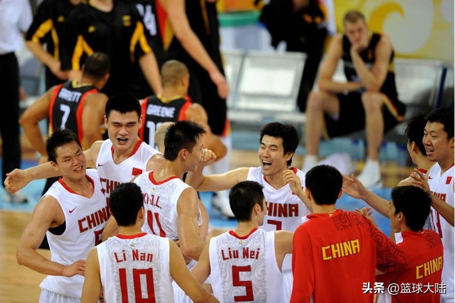 中国女篮捍卫中国篮球荣耀,中国女篮能打过男篮吗