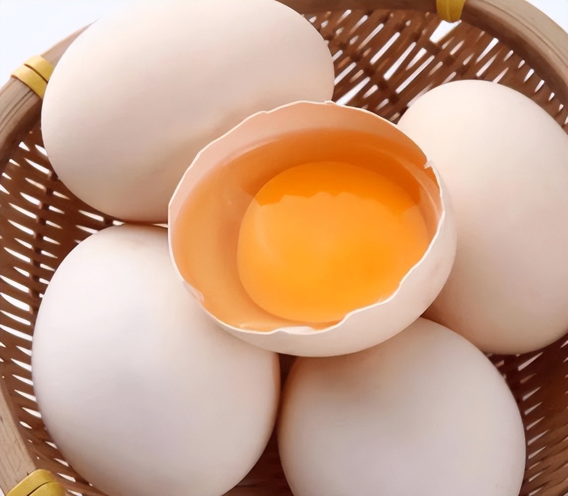 每天吃一个鸡蛋对胆固醇有好处吗,每天吃一个鸡蛋能影响胆固醇高吗