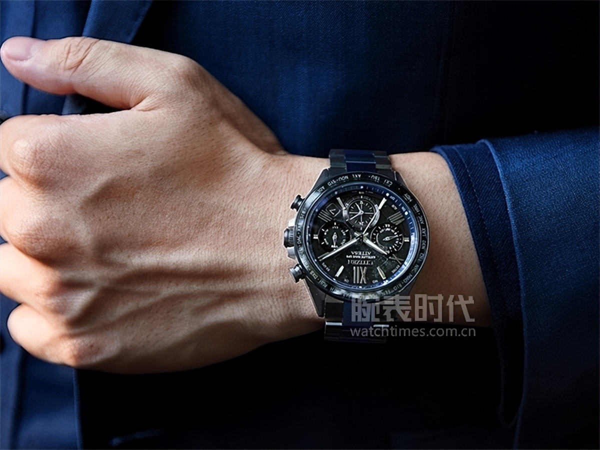 西铁城“蓝宇宙”，想说爱你太容易