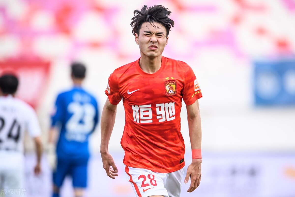 他曾是国青名将,他曾是国奥后防核心