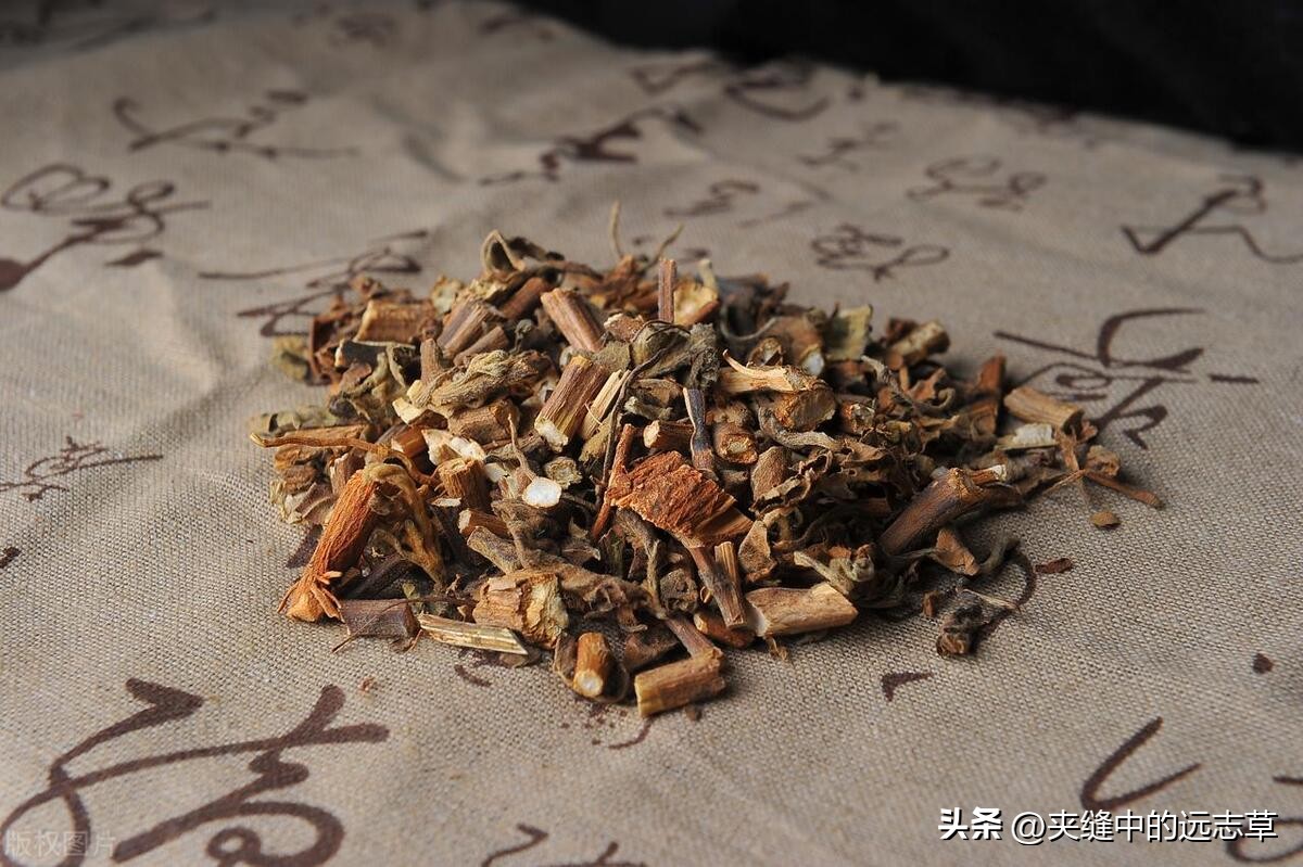 二阳咳嗽咳痰吃什么中成药,白痰和黄痰是火还是寒如何治疗