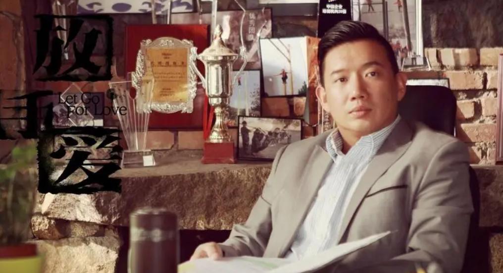 起底过气歌手杜汶泽“港独”之路：力撑暴徒、拍桌叫嚣、差评演技