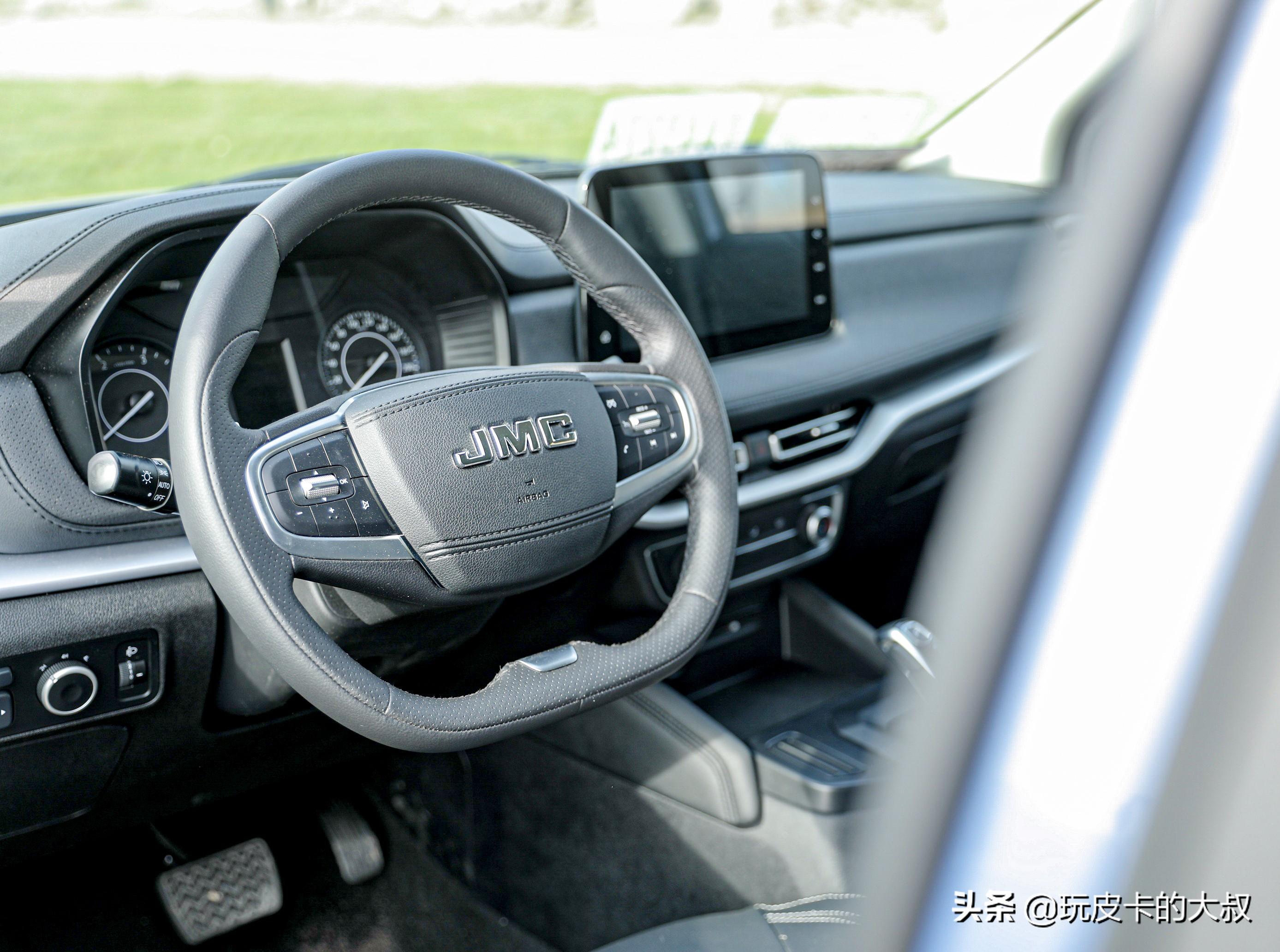 为什么现在皮卡底盘那么差,皮卡底盘平整对比