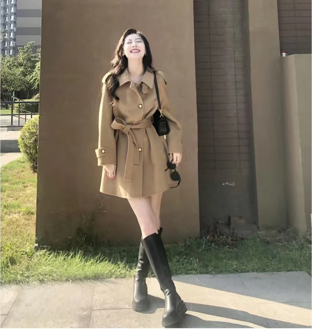 驼色浴袍大衣怎么搭配更高级,大衣棉服驼色穿搭女秋冬