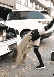 神回复：老鼠贴粘到的，吃了不会犯法吧？网友：自首，争取死缓