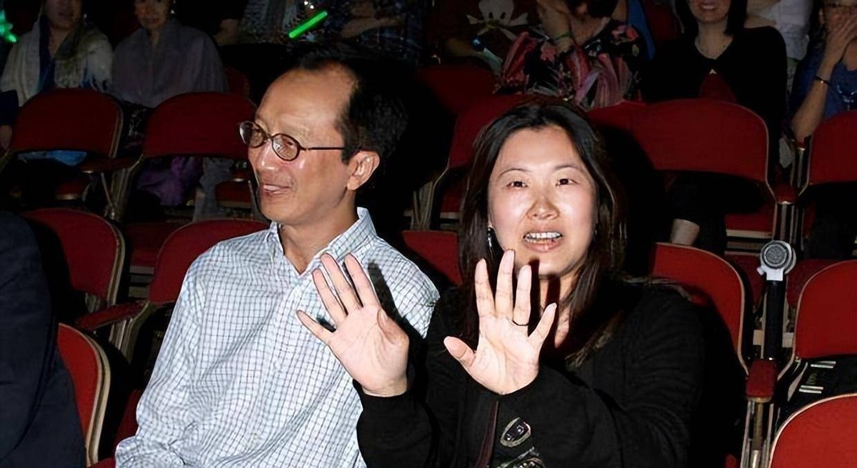 跳水皇后伏明霞嫁给了谁,跳水女皇伏明霞吴敏霞