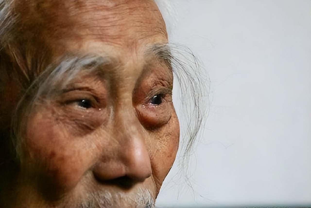 俗语说得好！“眉过眼端金碗，纹锁口无福禄”，这究竟是啥意思？