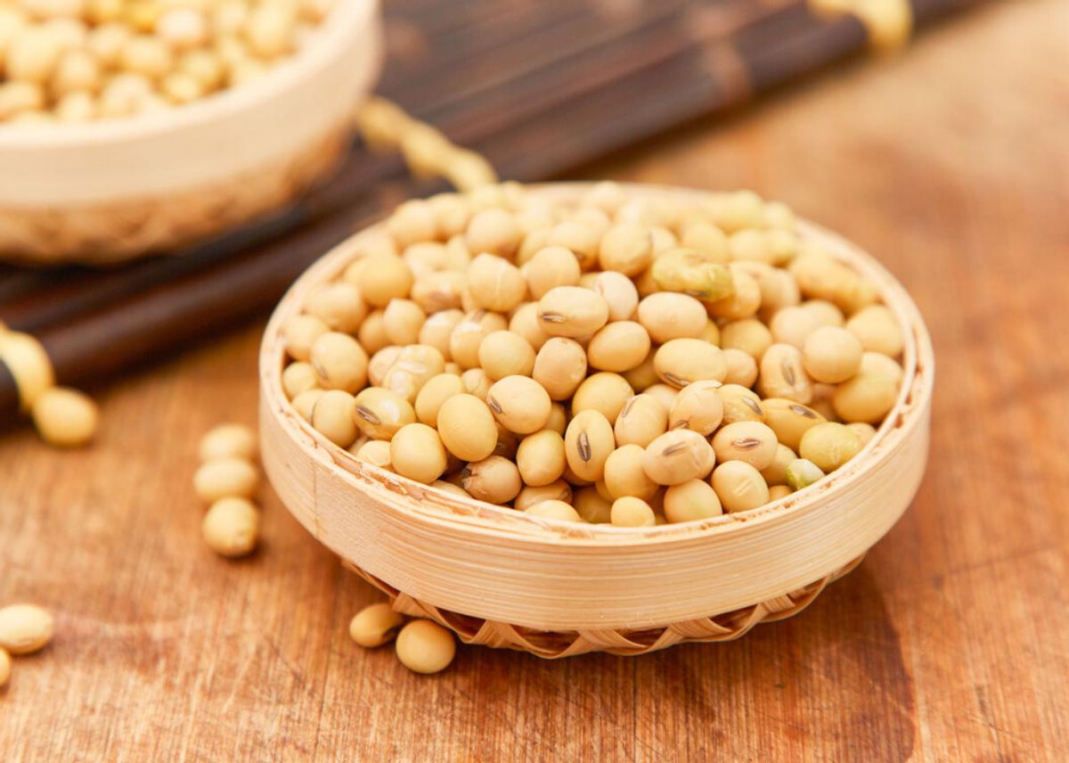 吃黄豆黑豆青豆的好处,冬天吃黄豆还是吃黑豆好