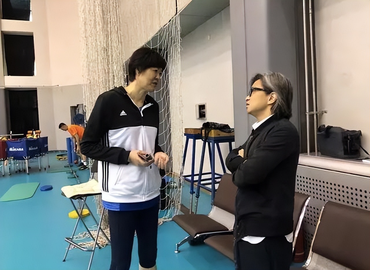 巩俐与郎平同框,郎平和巩俐最新花絮