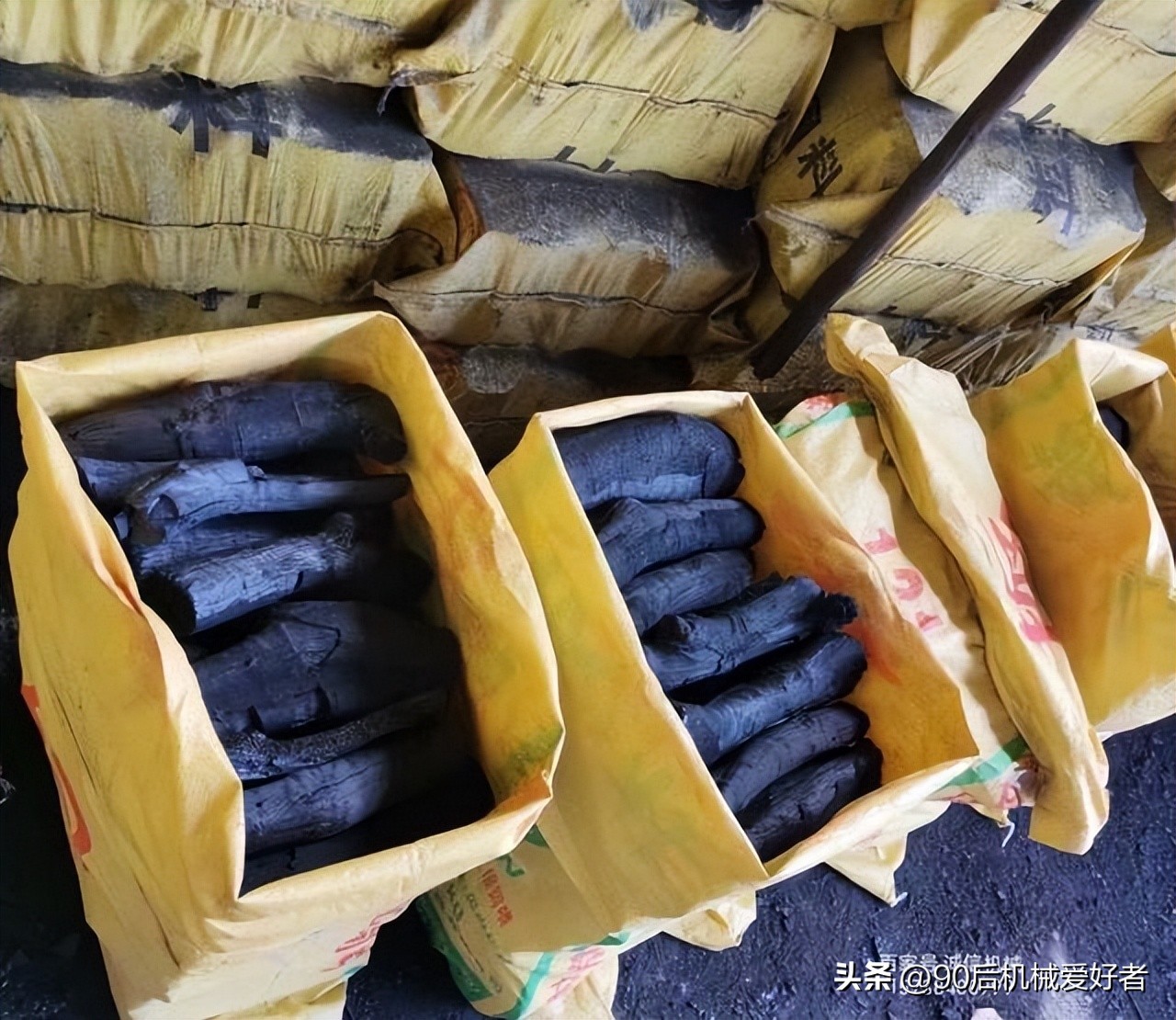 废旧木材加工成木炭怎么处理好,木材加工厂废料做木炭变废为宝