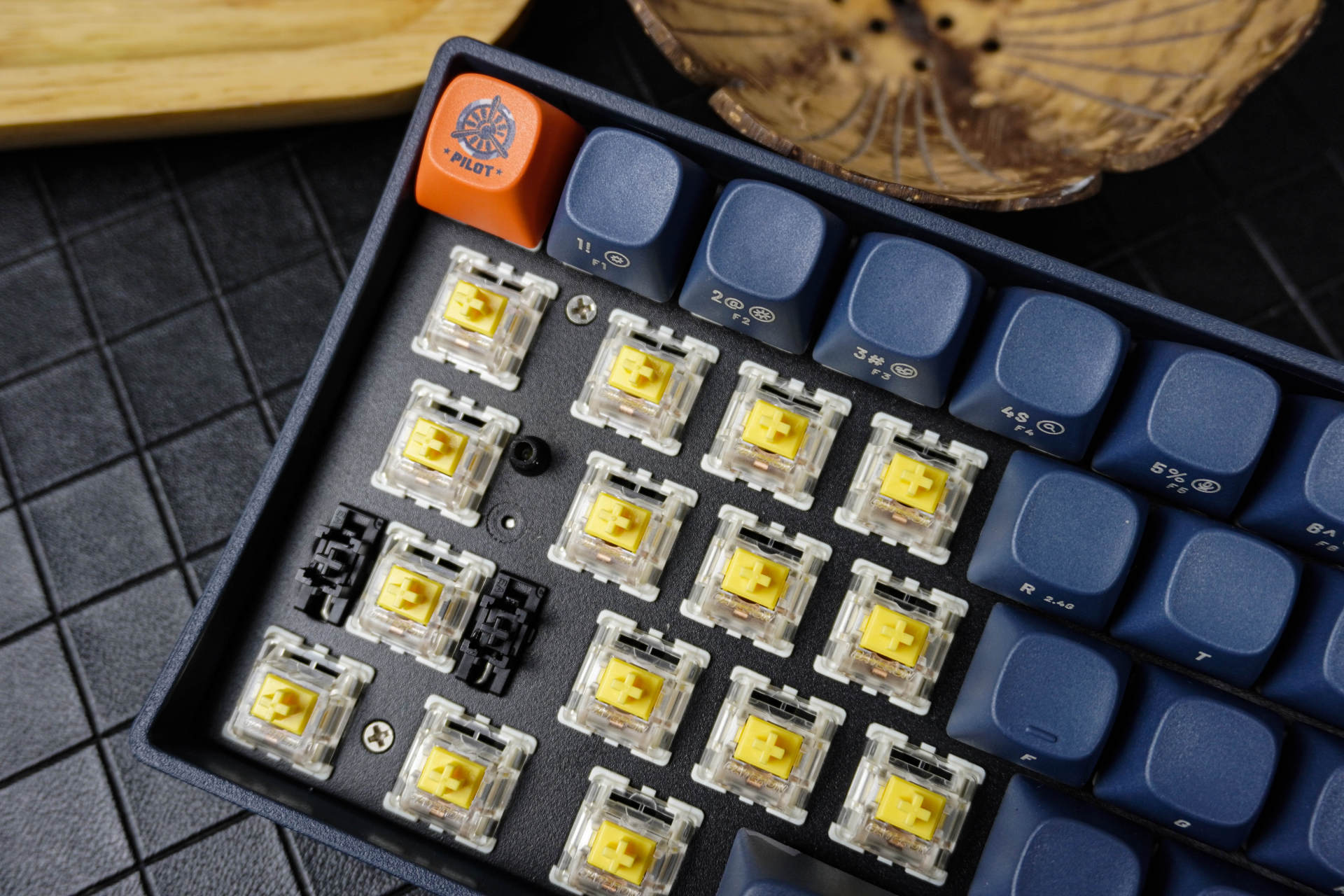 洛斐小翘能发光吗,洛斐小翘手感怎么样