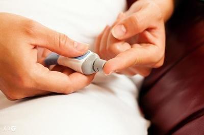 50岁男子牙疼后续,36岁男子患先天性糖尿病拔牙