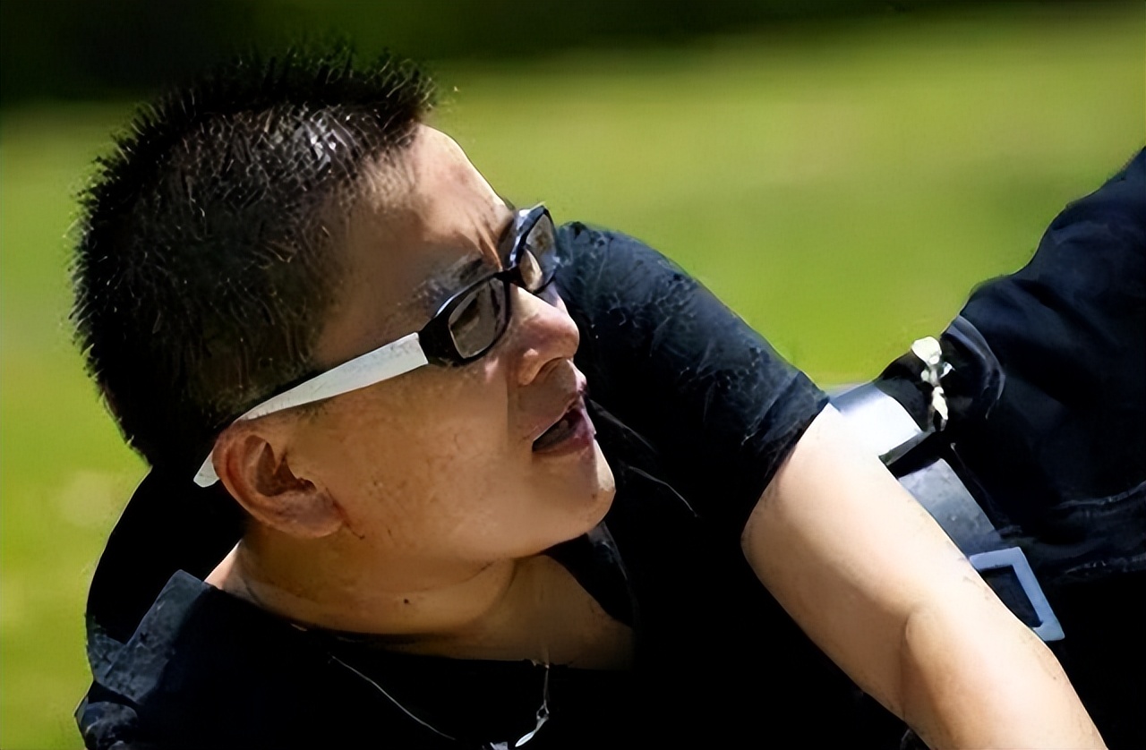 宁夏姑娘耿子做“女变男”手术，强行变成男人后，现在怎么样了？