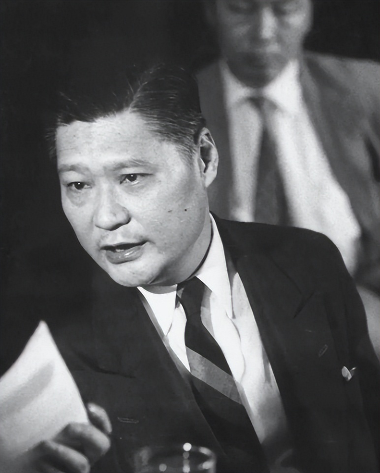 怒骂蒋介石是狗的叶公超，娶燕大校花出轨堂妹，后来怎样了？