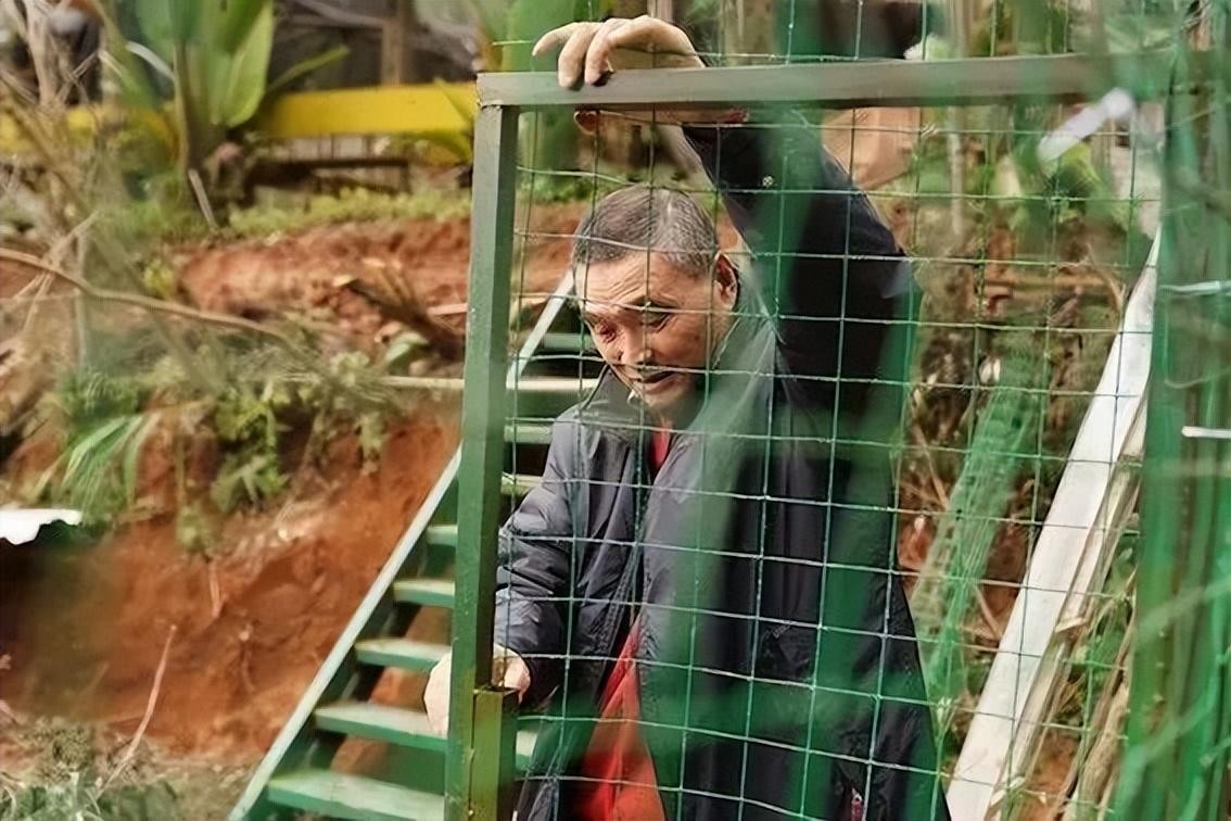 消失半年的他自曝患癌,他患癌