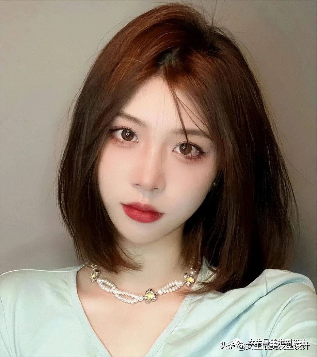 女生又酷又飒齐肩发打理,齐肩短发内扣优雅酷飒发型