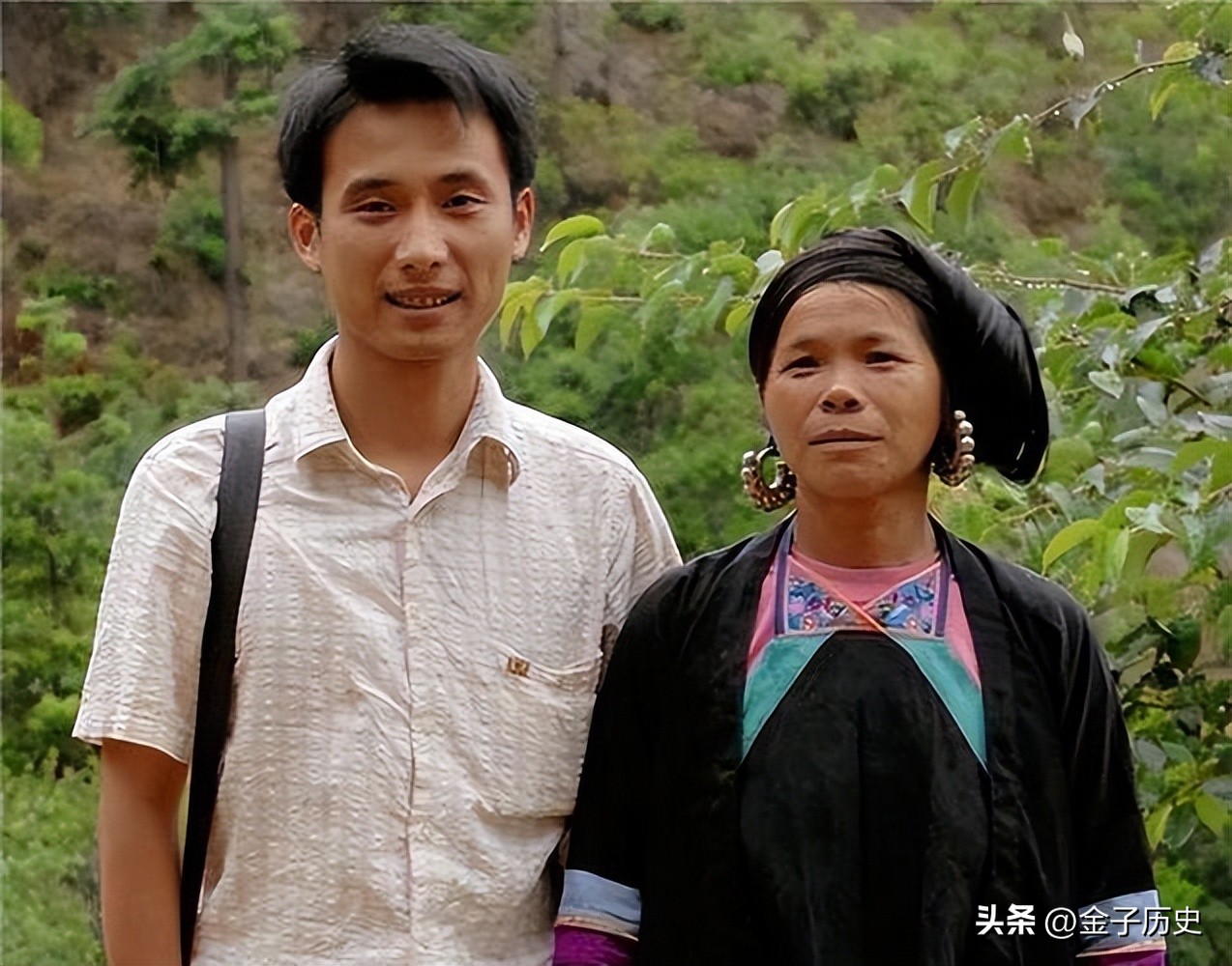 石奶引：16岁时因长得太美出现在1元纸币上，如今怎样了？