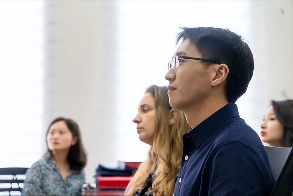 四川小伙救以色列女孩,以色列女孩得到四川成都小伙救助