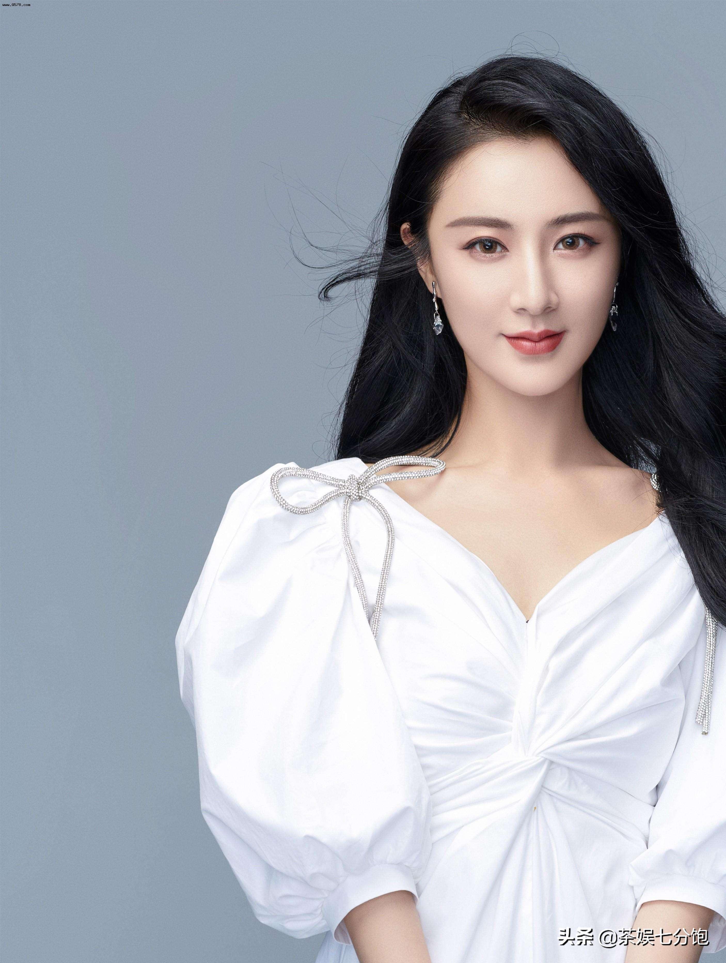 从服装店导购到偷*税漏**被罚13亿，“直播一姐”薇娅如何走向深渊的