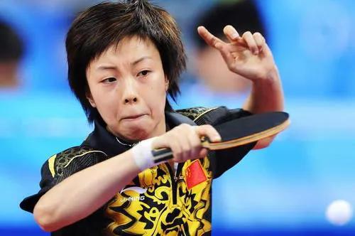 国乒女队王楠,王楠张怡宁女乒团体比赛视频